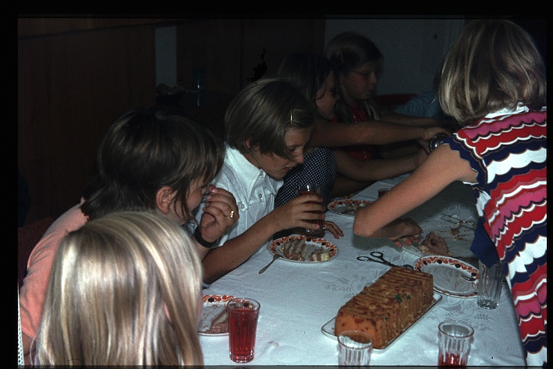 10.Delft aug 1973 Brigitte,Marion.JPG